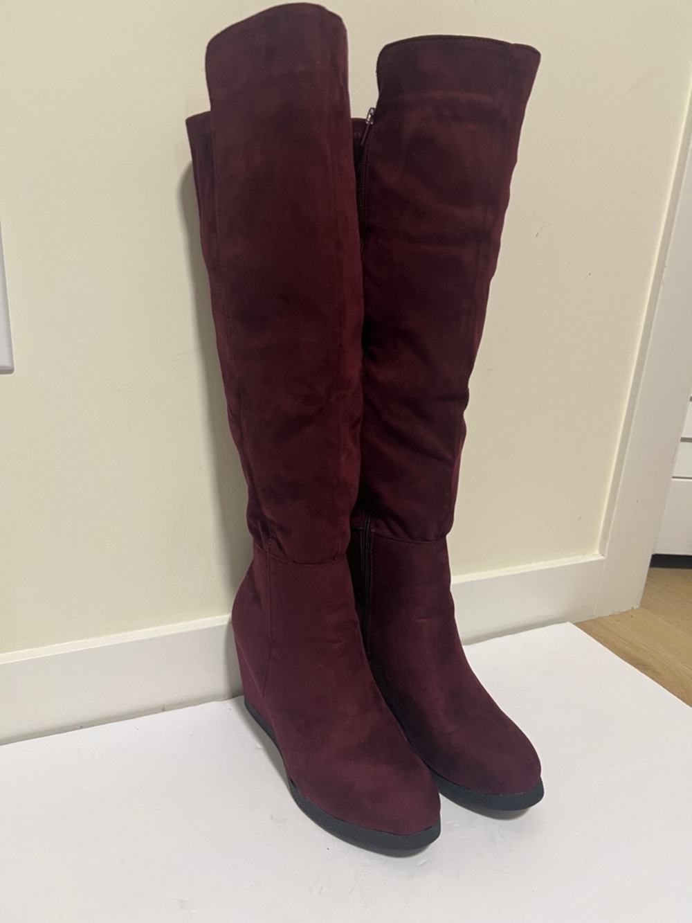 Women’s Tall Suede Knee-High Boots in Burgundy